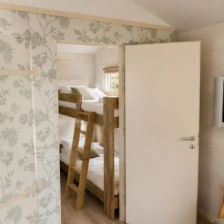 Tiny House Met Coldtub 4pers The Firefly アパート Amblève