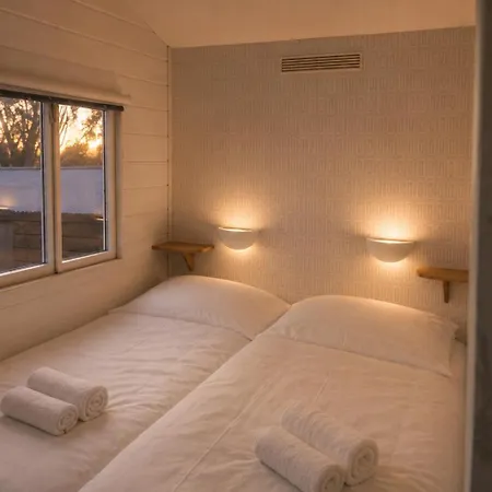 Tiny House Met Coldtub 4pers The Firefly